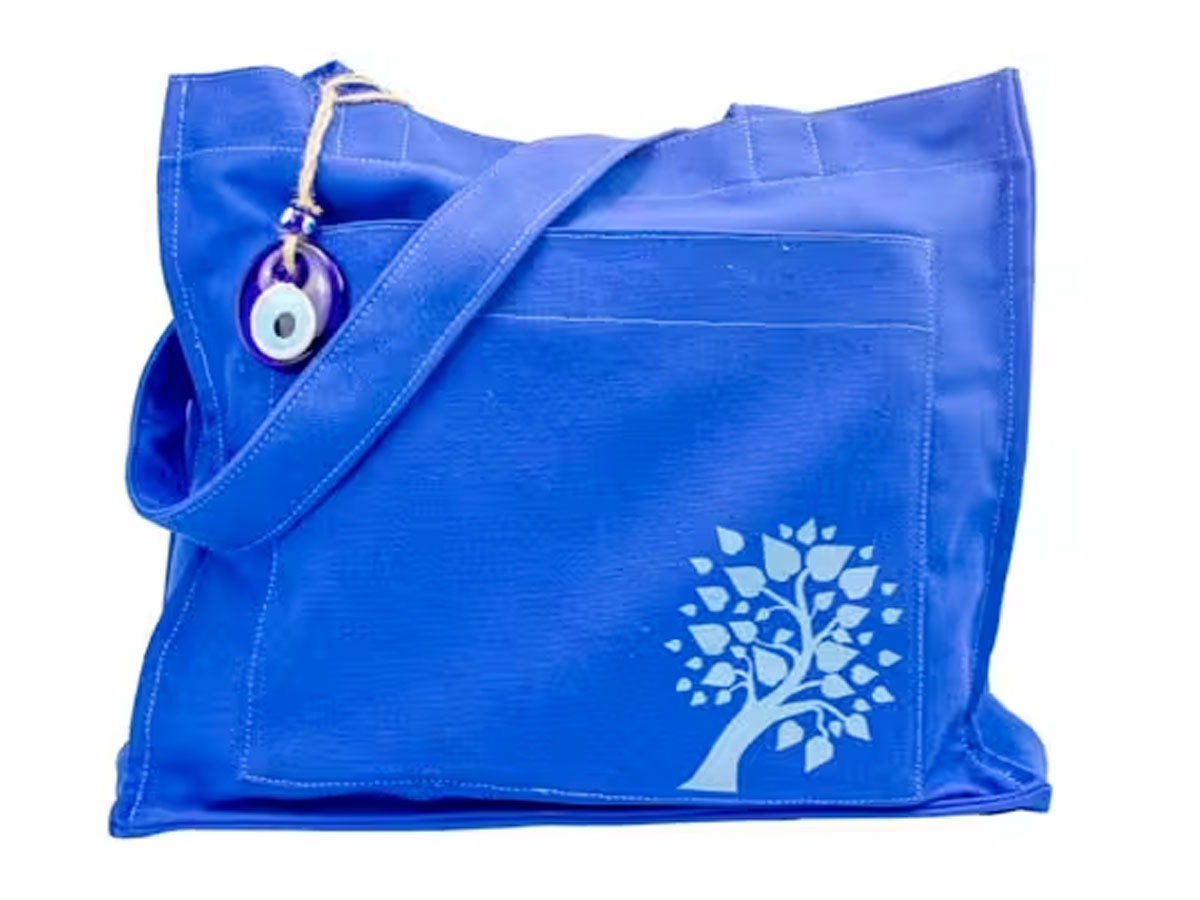 Bolsa de mano con bolsillo frontal